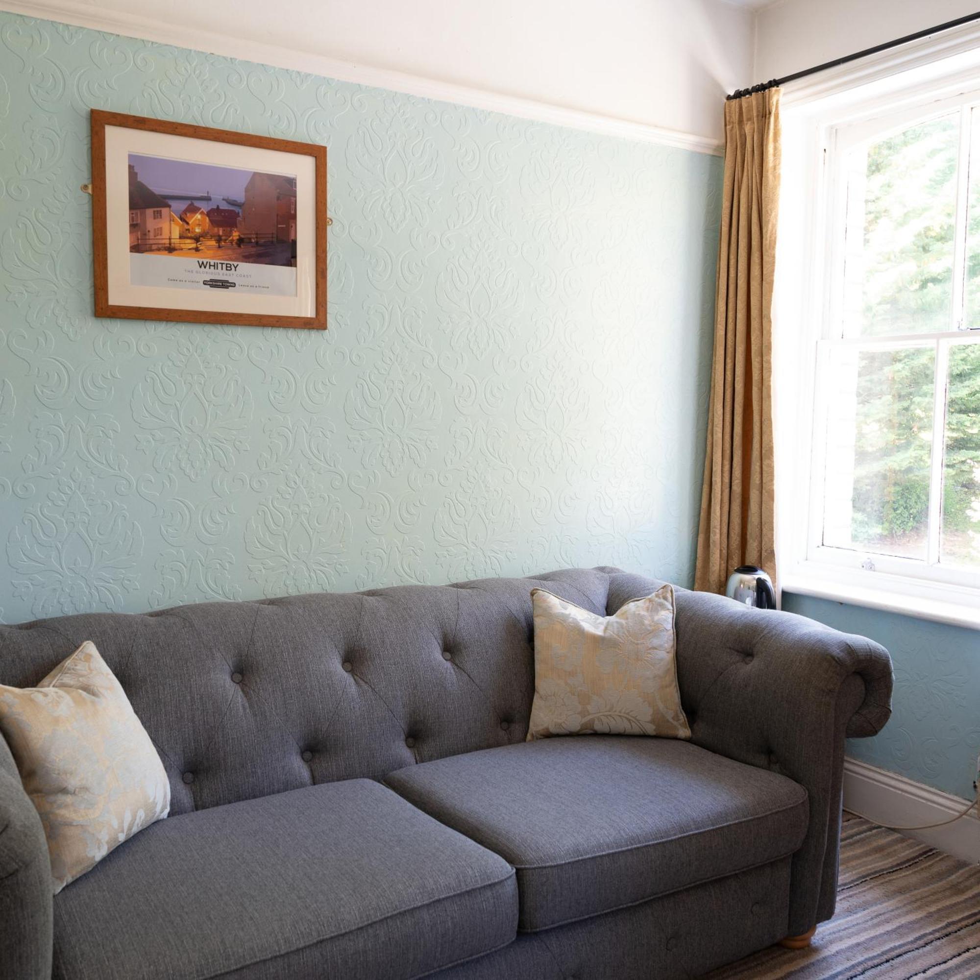 Broomfield House ウィットビー エクステリア 写真